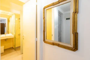 Single Room/ Semi Basement